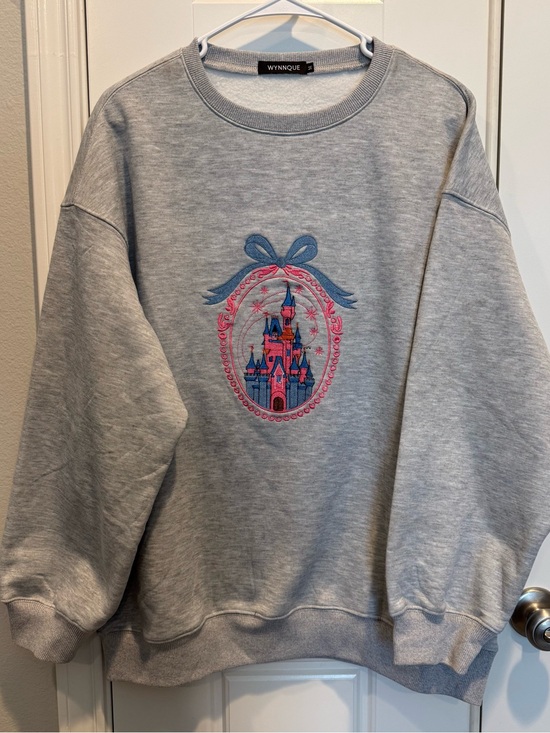 Tops - Wynnque Gray Sweatshirt with Pink & Blue Castle Embroidery Size M